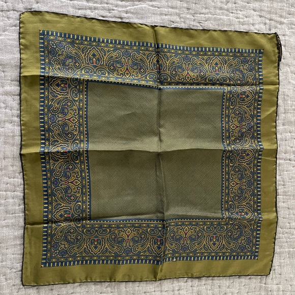 Vintage Ashear 100% Silk Made Italy Hand Rolled Olive Green Blue Paisley Scarf - Picture 4 of 4